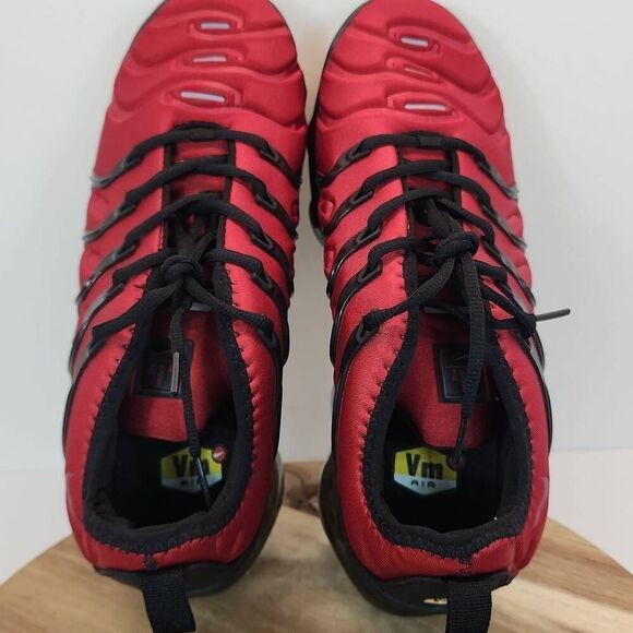 Nike Air Vapormax Plus Men\'s Red & Black Sneaker Size 10 Stunning Sneakers main image 7